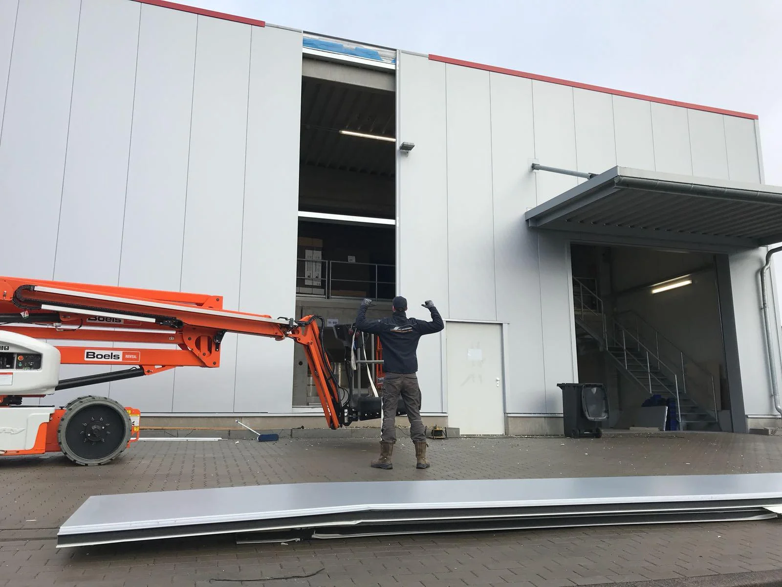 Van Heemskerk vervangen beschadigde profielen en zetwerk schade afwerking damwand replace cladding profiles and metal sheet refurn (9)-d6a0ea0e