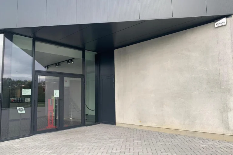 b27807df-4f6c-47ec-beb2-fcf0c6fae8dc-c6058b04